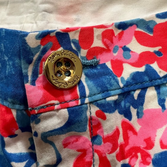 Lilly Pulitzer red white and blue pop pop printed buttercup scalloped shorts - Picture 4 of 13